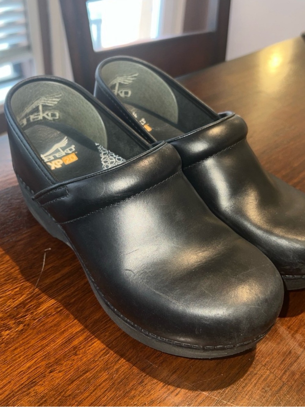 DANSKO XP 2.0 BLACK LEATHER CLOGS//SIZE WOMENS 7.5 OR 38